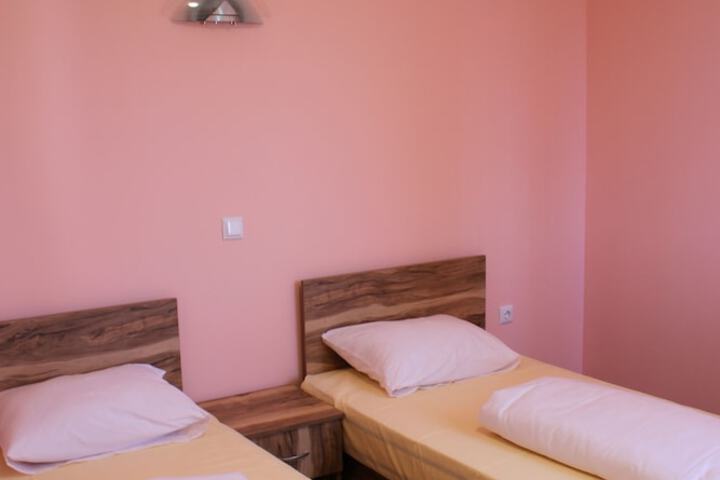 Room 8 of 18