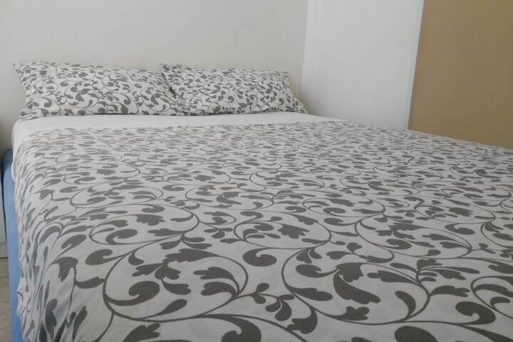 Room 9 of 30