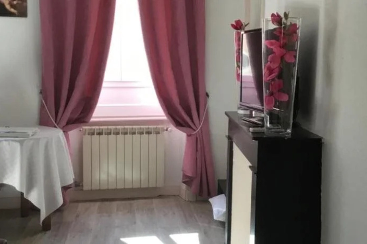 Room 5 of 13