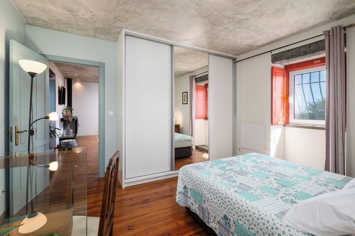Room 6 of 120