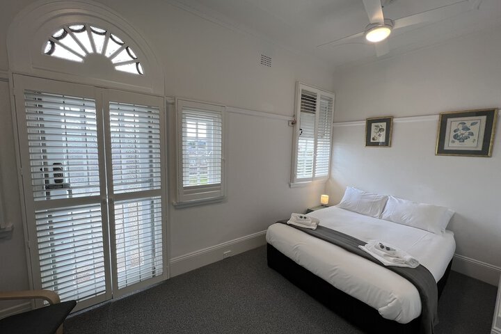 Room 11 of 24