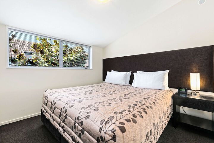 Room 12 of 42