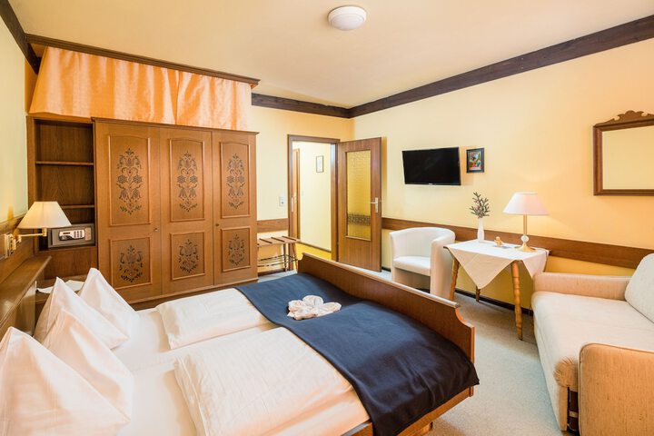 Room 17 of 65