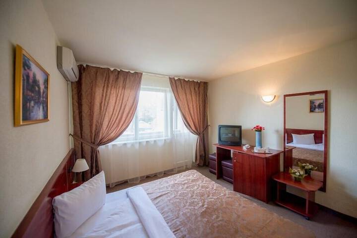 Room 17 of 32