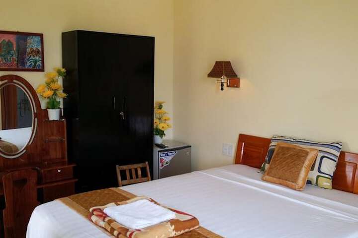 Room 8 of 35