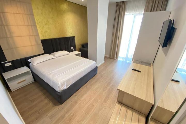 Room 48 of 73