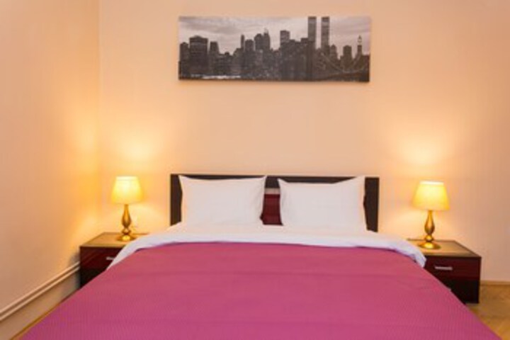 Room 7 of 11