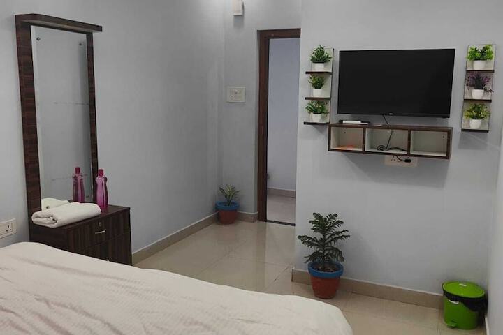 Room 12 of 38
