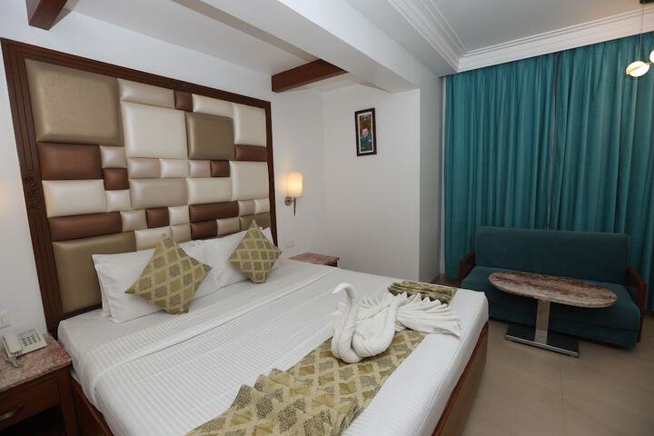 Room 12 of 24
