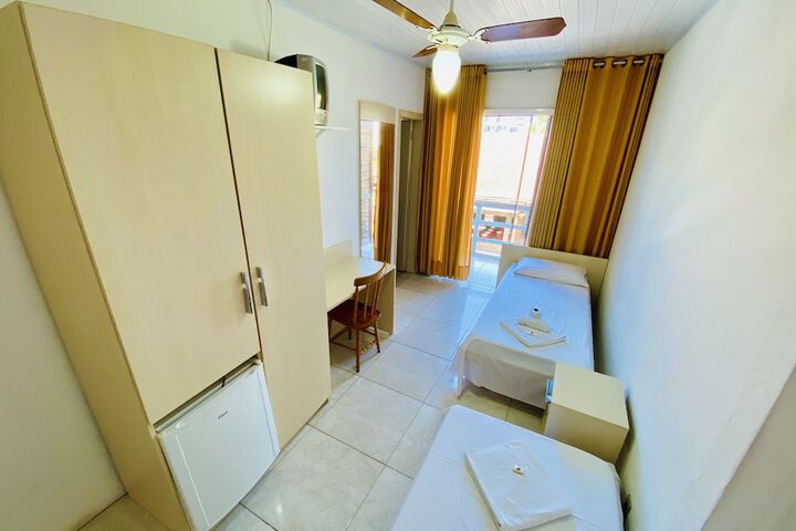 Room 8 of 19