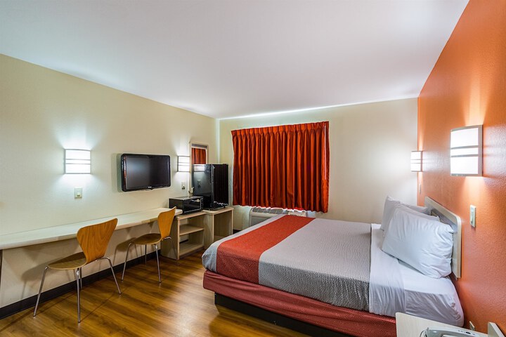 2 Double Beds (3 of 11)