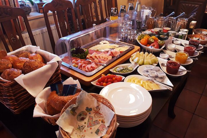 Dining 42 of 47