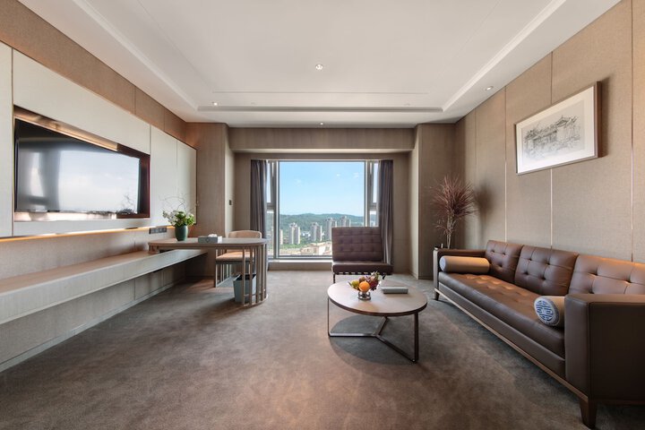 Room 7 of 42