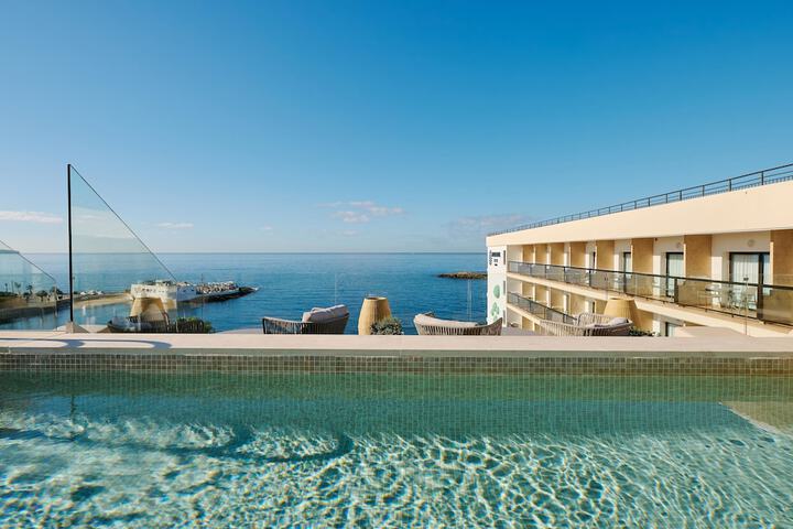 Pool Hotel