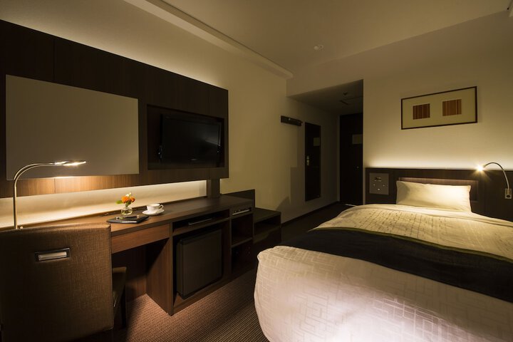Room 9 of 75