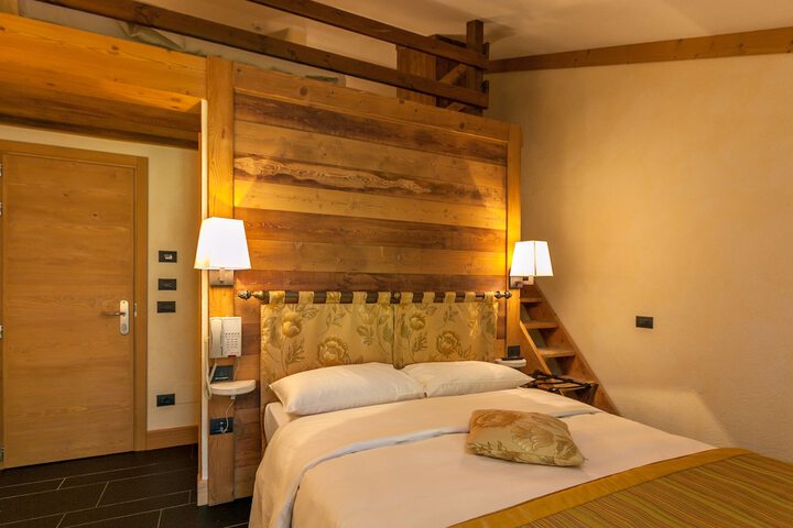 Room 28 of 48