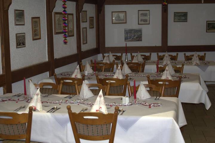 Dining 36 of 52