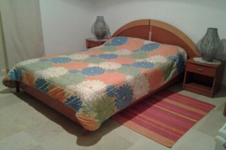 Room 6 of 11