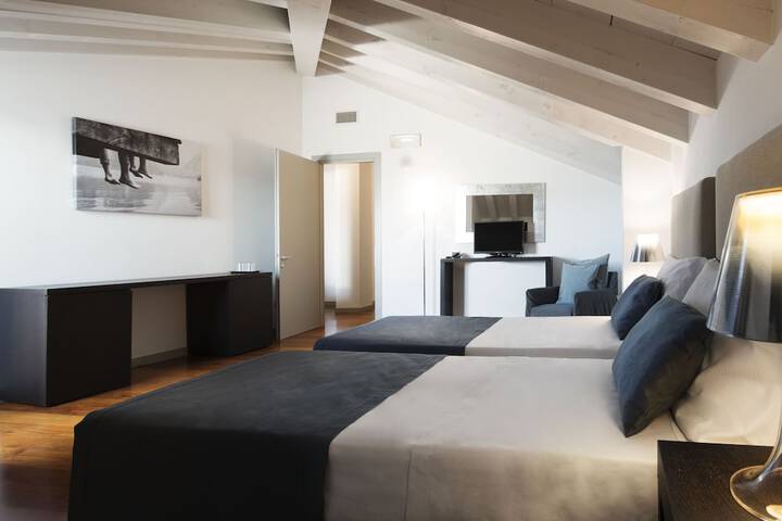 Room 14 of 42