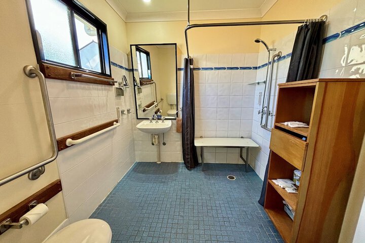 Room 13 of 28