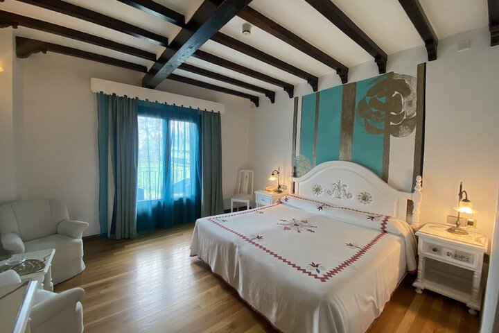 Room 11 of 24
