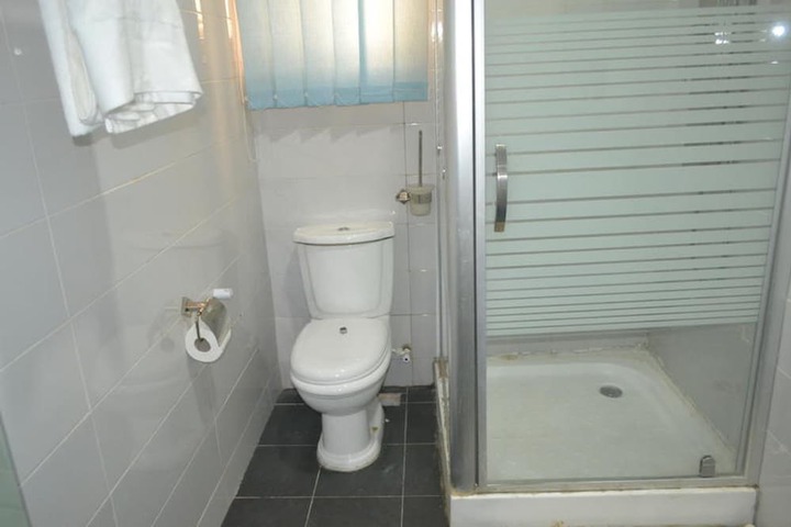 Room 12 of 16