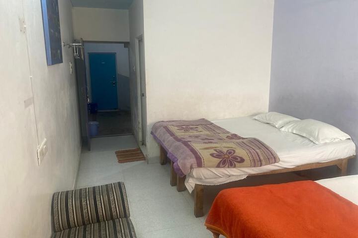 Room 10 of 31