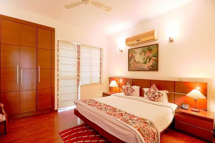 Room 9 of 47
