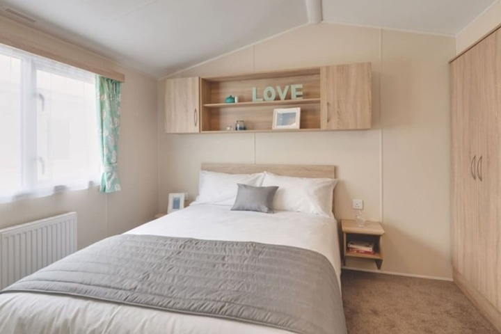 Room 2 of 13