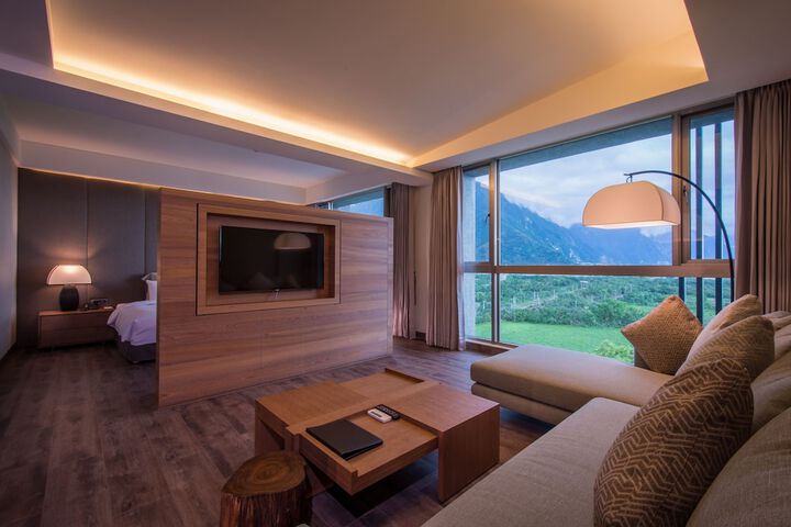 Room 10 of 60
