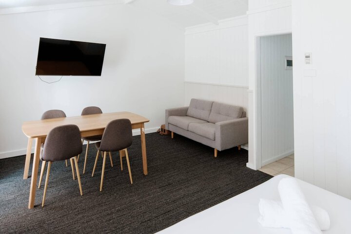 Room 15 of 64