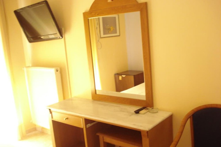 Room 14 of 44