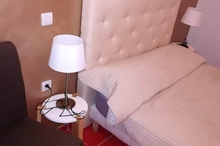 Room 48 of 62