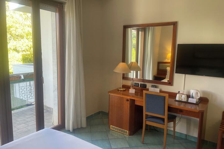 Room 70 of 137