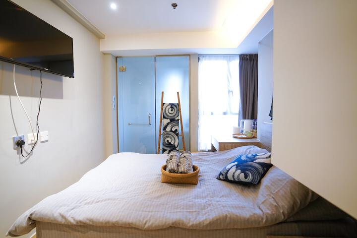 Room 41 of 77