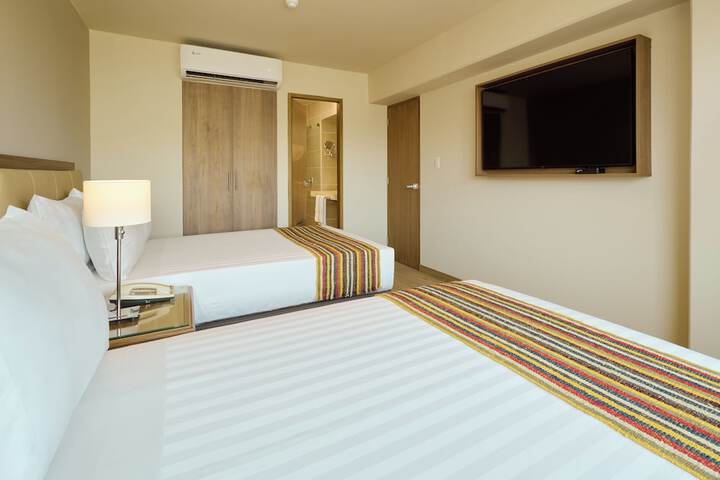 Room 11 of 36