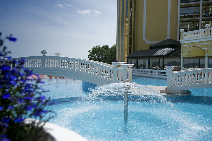 Pool 69 of 147