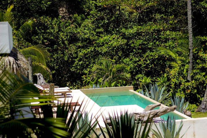 Pool 10 of 36
