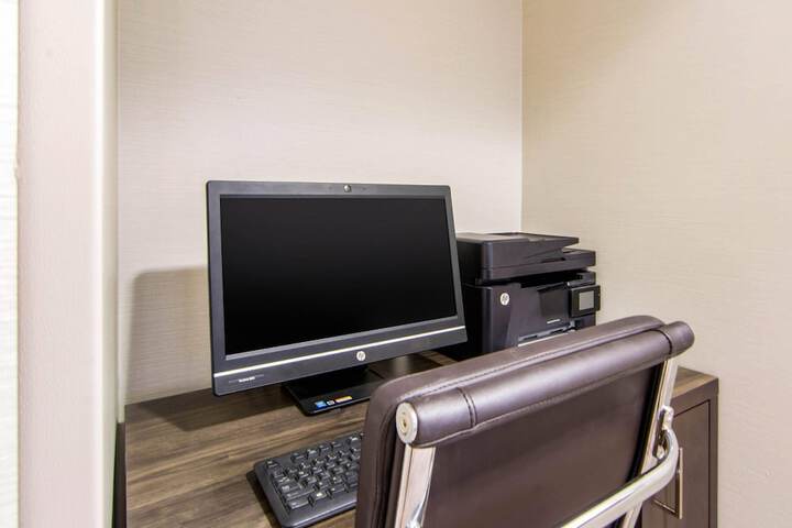 Business Center 95 of 104