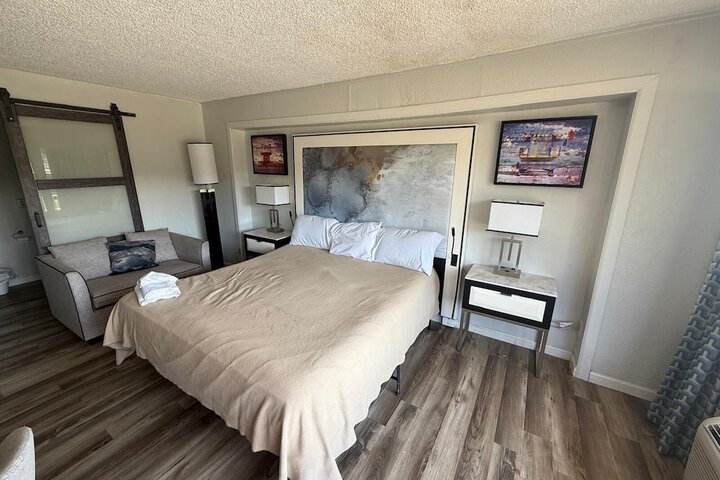 Room 9 of 20
