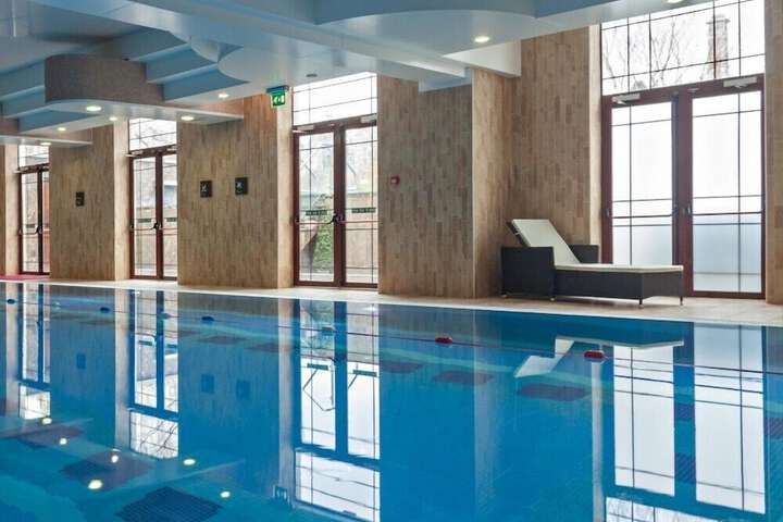 Pool Hotel