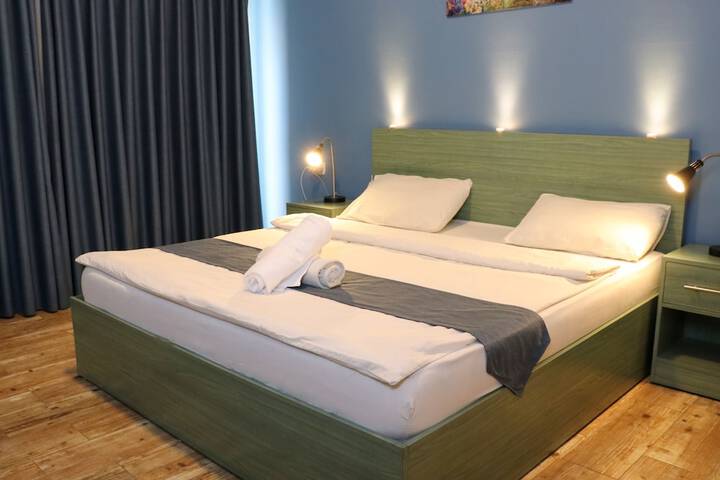 Room 12 of 114