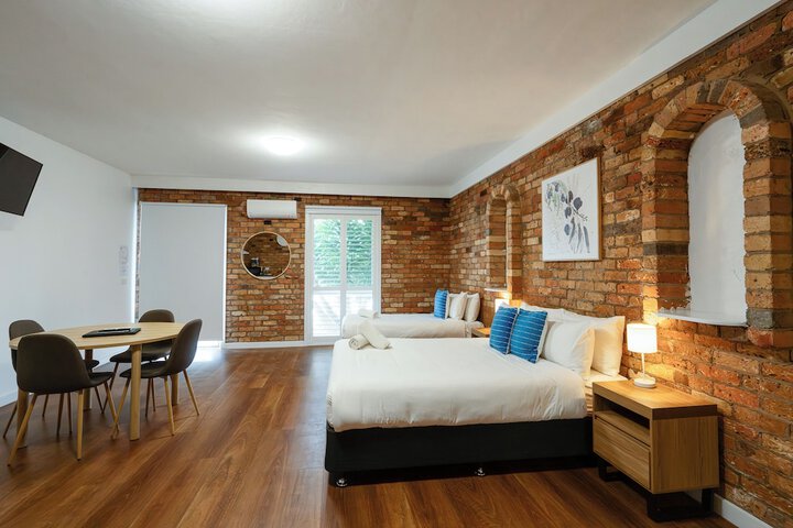 Room 27 of 65