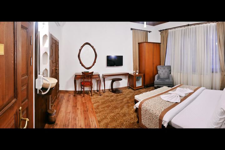 Room 8 of 53