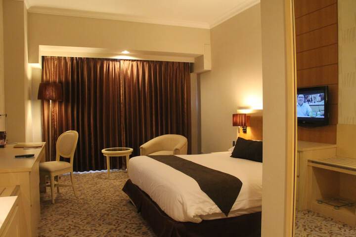 Room 5 of 88