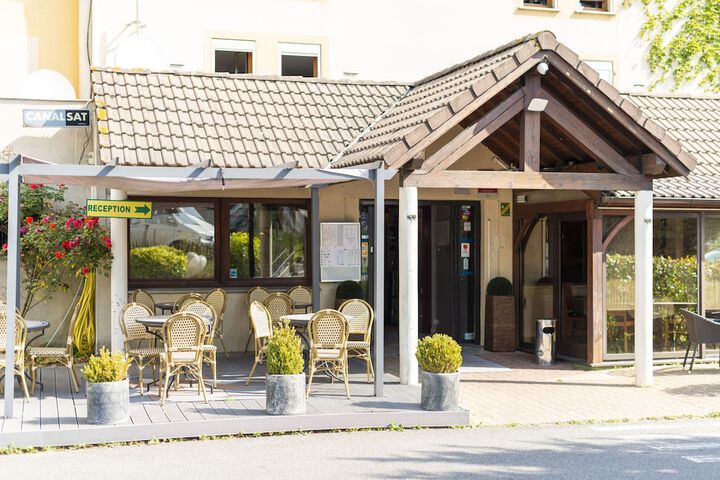 Hôtel Bagatelle Paris Nord Roissy CDG in Goussainville