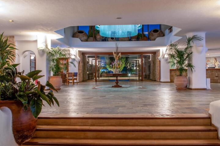 Hotel Interior 9 of 243