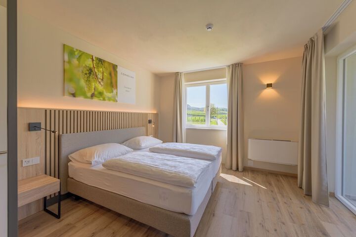 Room 37 of 208