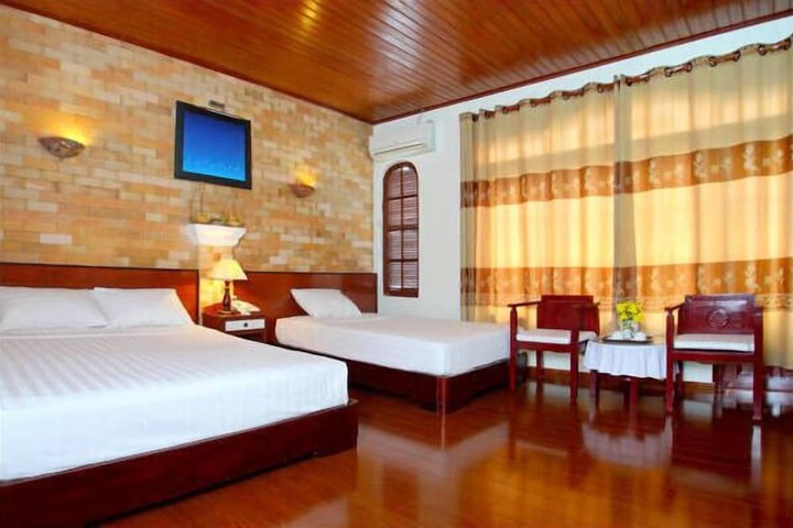 Room 8 of 27