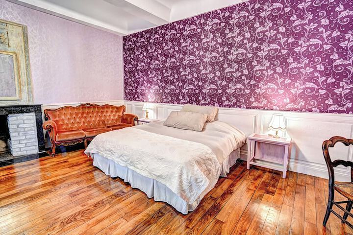 Room 5 of 52